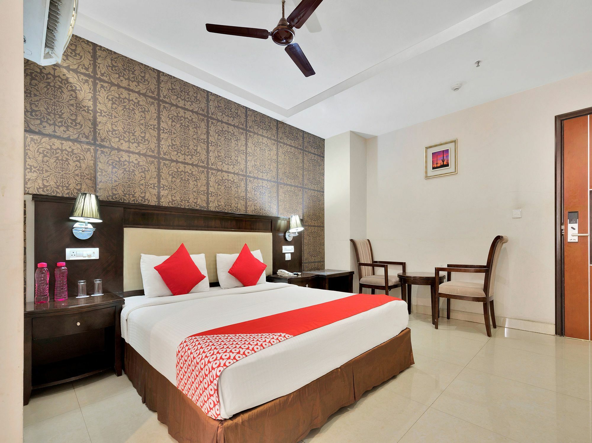 Oyo 12384 Hotel Serene Majestic Hajdarabad Zewnętrze zdjęcie