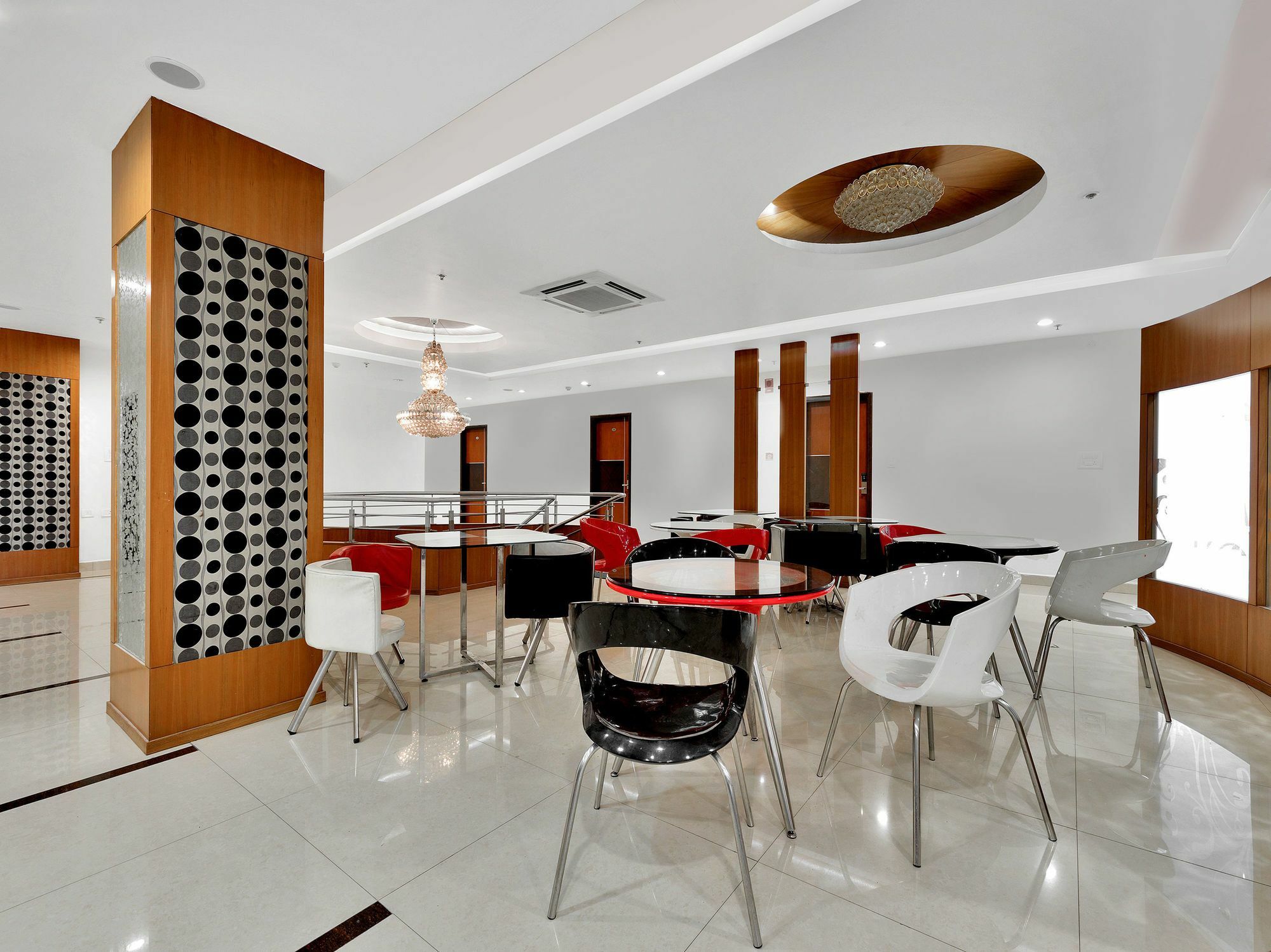 Oyo 12384 Hotel Serene Majestic Hajdarabad Zewnętrze zdjęcie